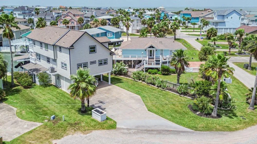 4319 Spanish Main Jamaica Beach, TX 77554