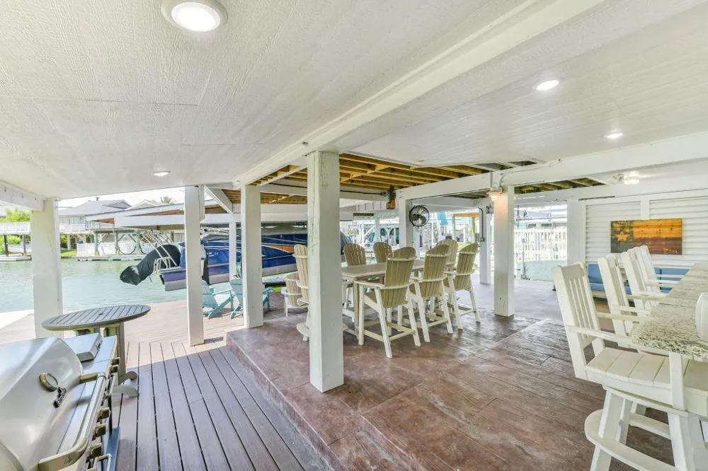 4319 Spanish Main Jamaica Beach, TX 77554