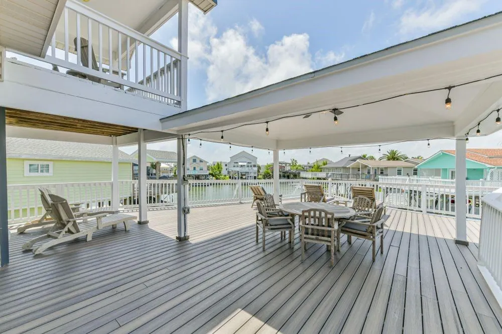 4319 Spanish Main Jamaica Beach, TX 77554