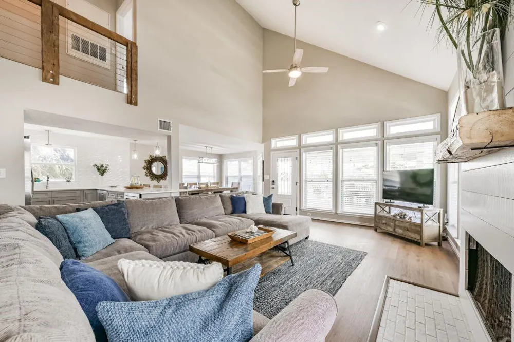 4319 Spanish Main Jamaica Beach, TX 77554