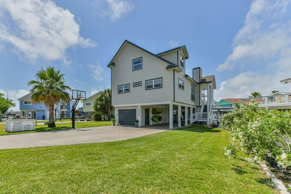 4319 Spanish Main Jamaica Beach, TX 77554