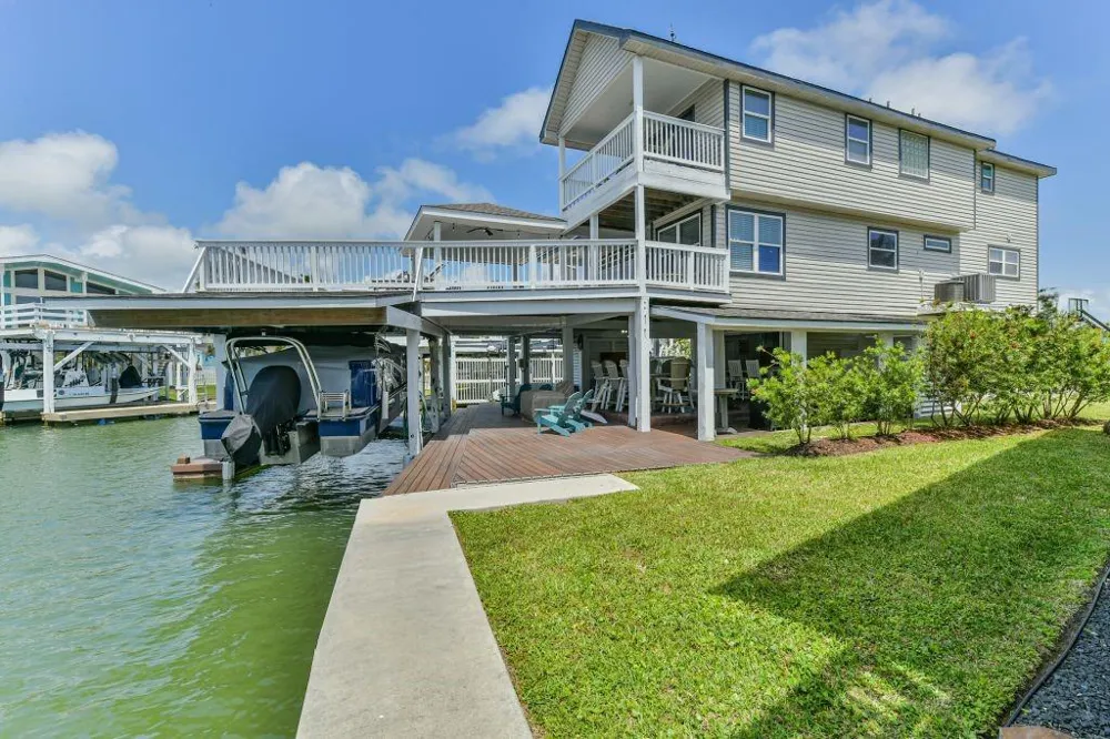 4319 Spanish Main Jamaica Beach, TX 77554