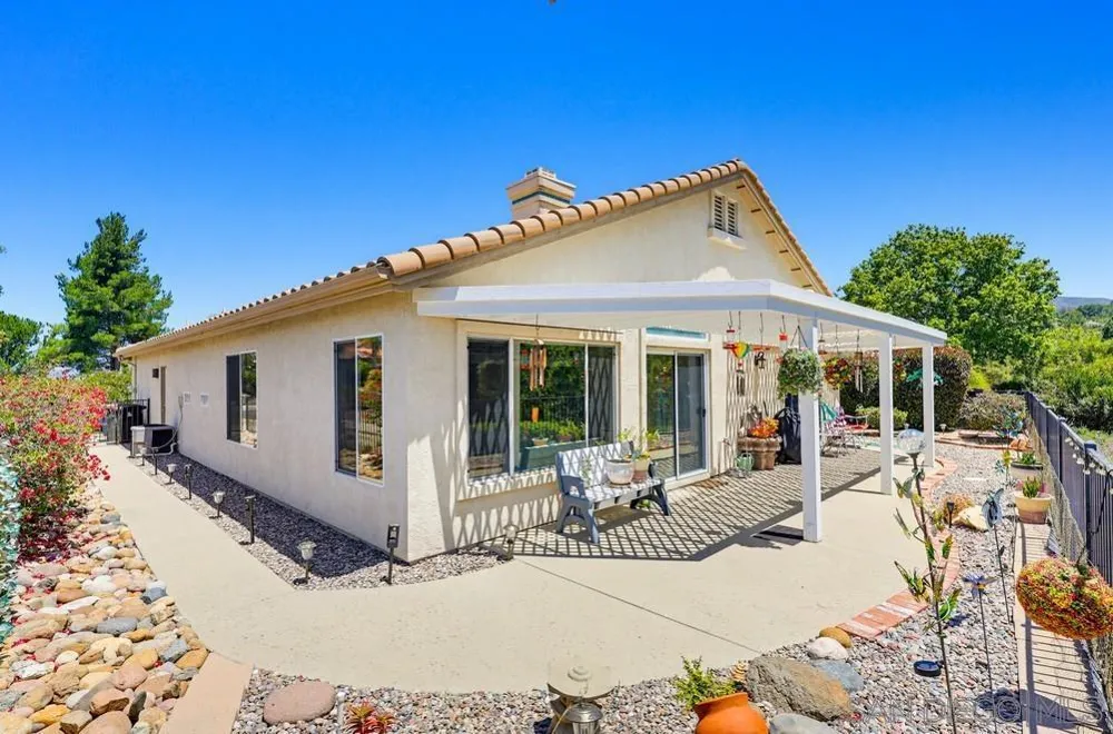 2501 Columbine Drive Alpine, CA 91901