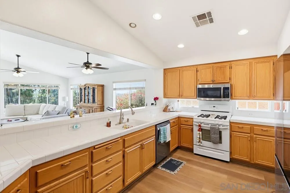 2501 Columbine Drive Alpine, CA 91901