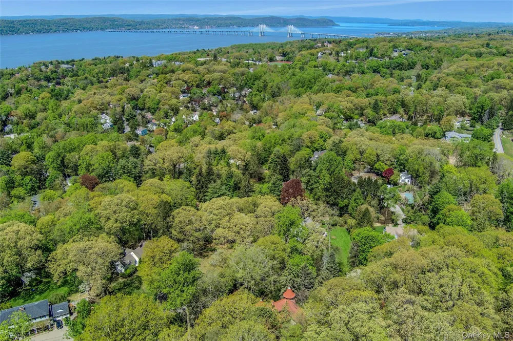 16 Lewis Road Irvington, NY 10533