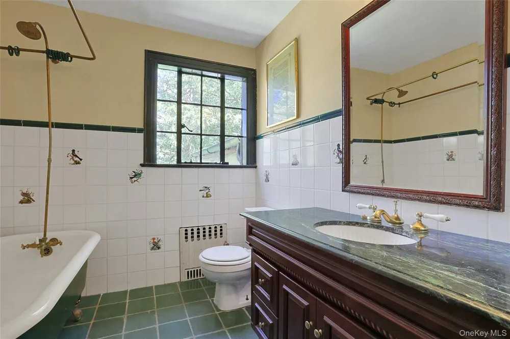 16 Lewis Road Irvington, NY 10533