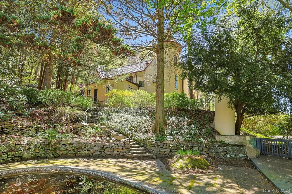 16 Lewis Road Irvington, NY 10533