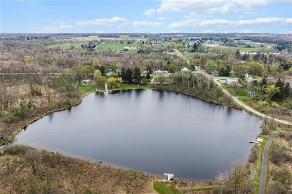 5599 Howard City Edmore Road Home Township, MI 48891