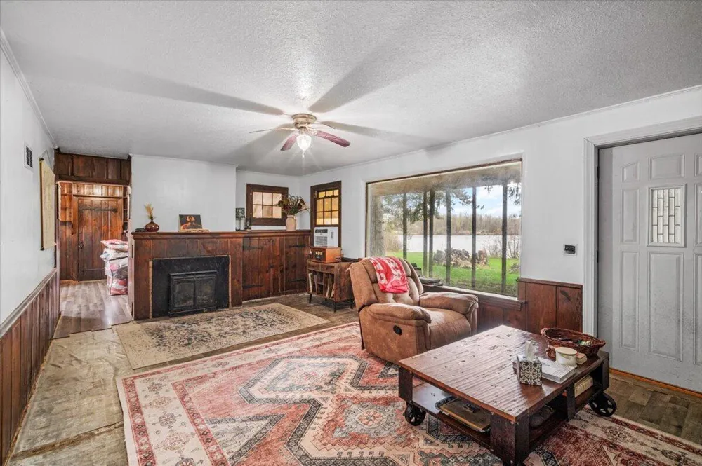 5599 Howard City Edmore Road Home Township, MI 48891