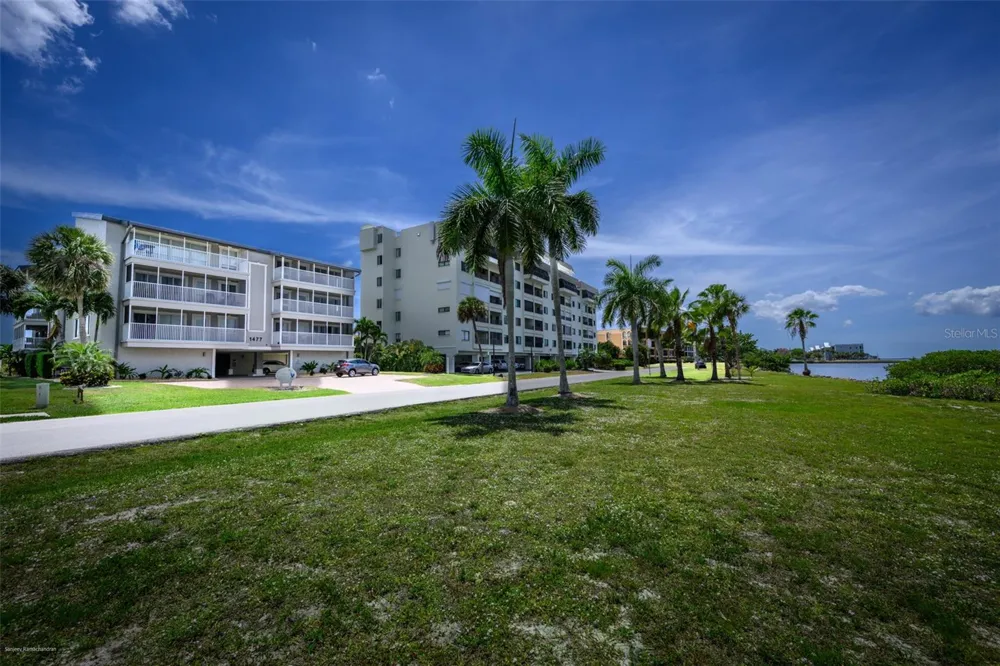 1477 PARK BEACH CIRCLE #33 Punta Gorda, FL 33950