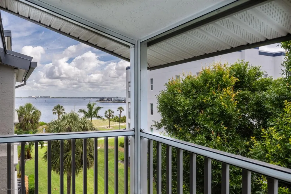 1477 PARK BEACH CIRCLE #33 Punta Gorda, FL 33950