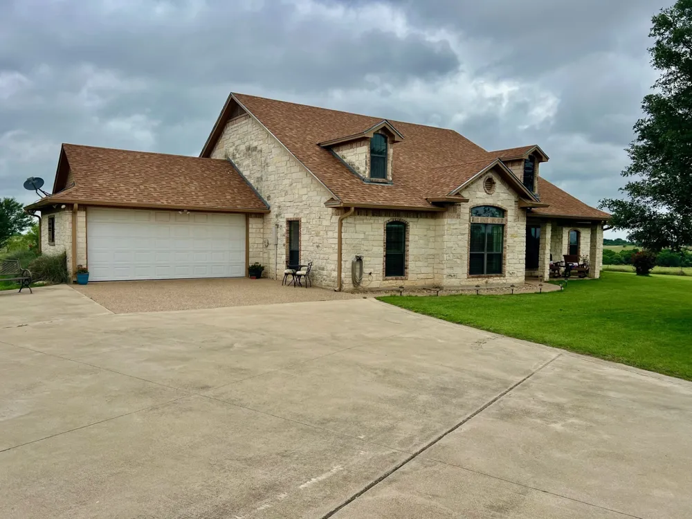 2276 Hodge Moody, TX 76557