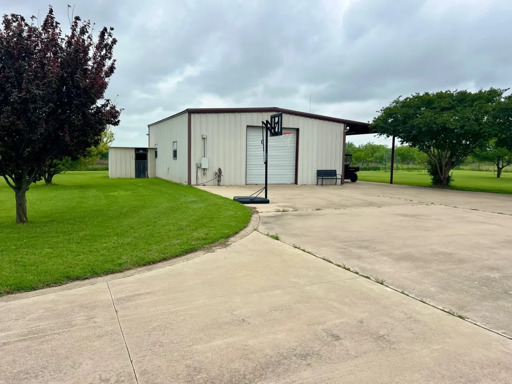 2276 Hodge Moody, TX 76557