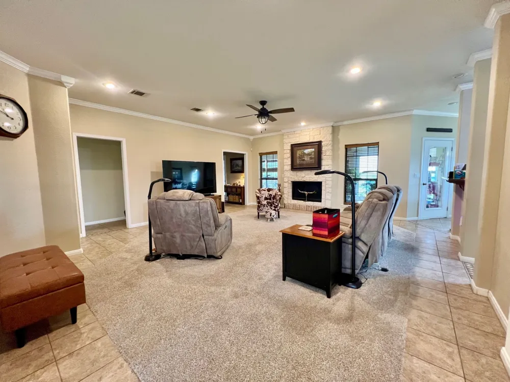2276 Hodge Moody, TX 76557