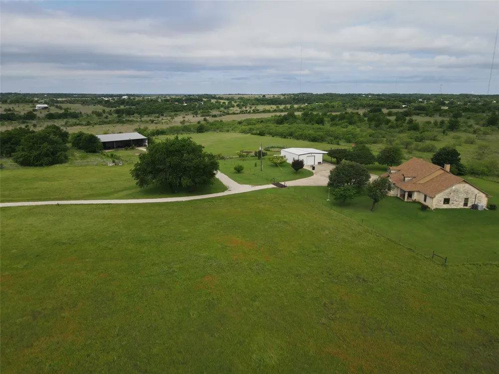 2276 Hodge Moody, TX 76557