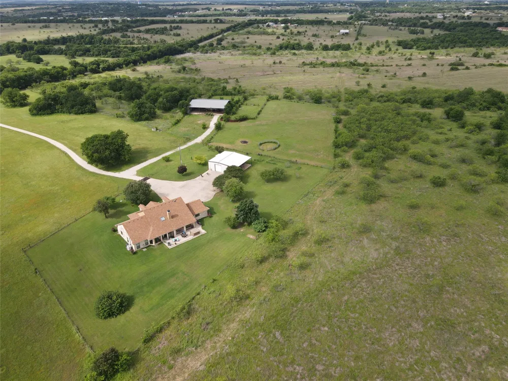 2276 Hodge Moody, TX 76557