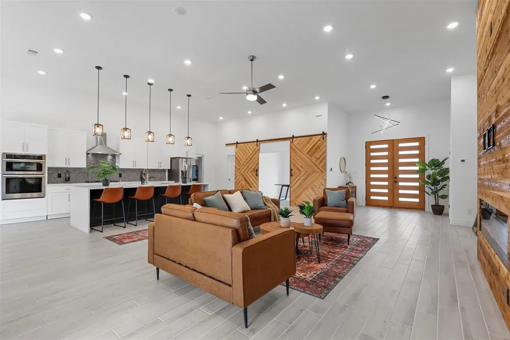 4013 Legend Trail Granbury, TX 76049