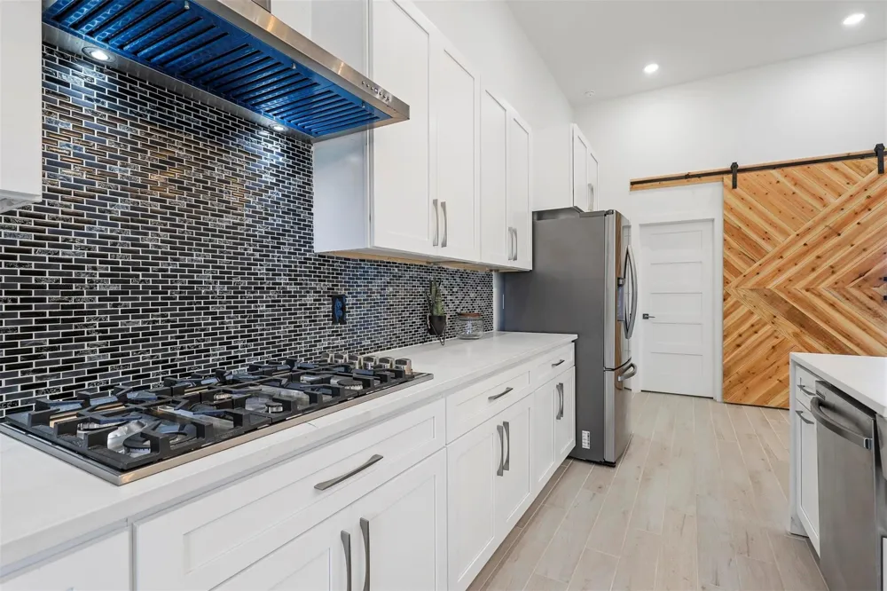 4013 Legend Trail Granbury, TX 76049