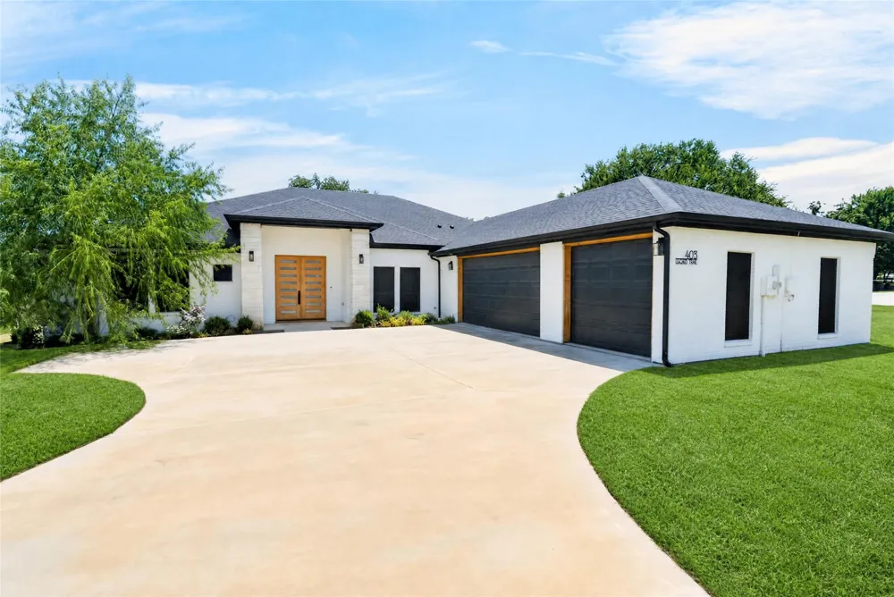 4013 Legend Trail Granbury, TX 76049