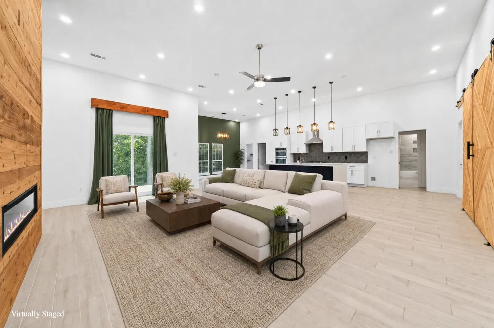 4013 Legend Trail Granbury, TX 76049