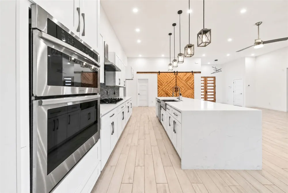 4013 Legend Trail Granbury, TX 76049