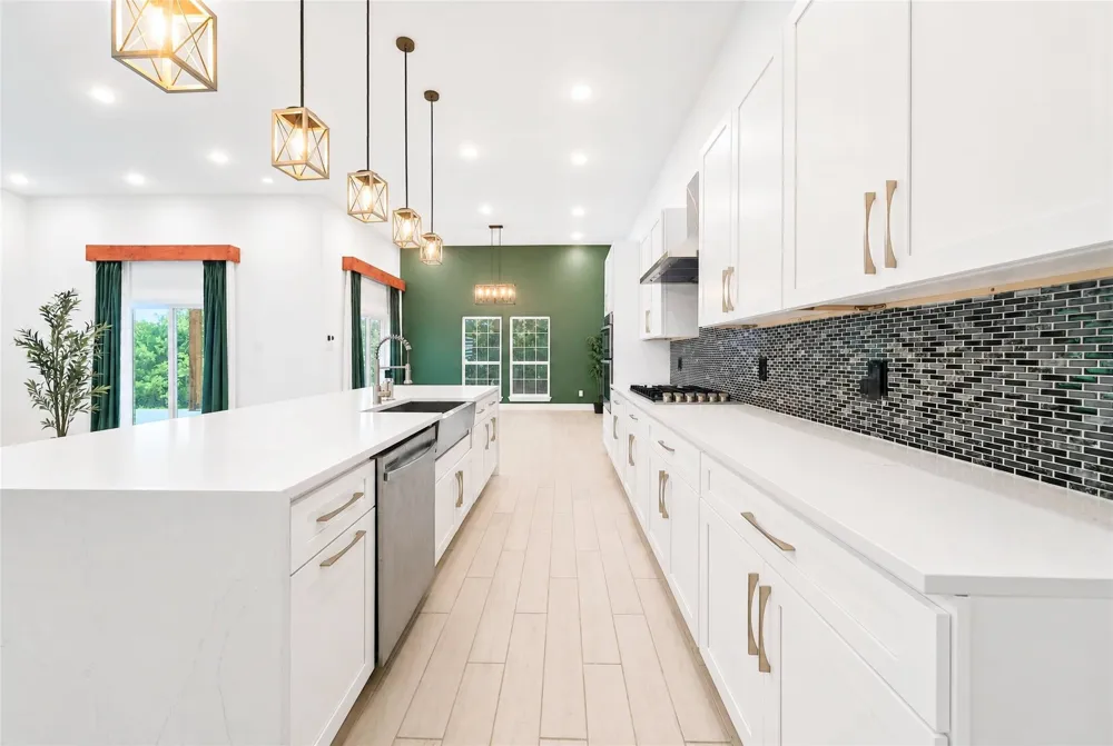 4013 Legend Trail Granbury, TX 76049