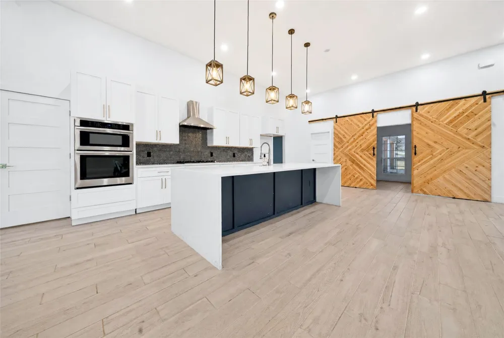 4013 Legend Trail Granbury, TX 76049