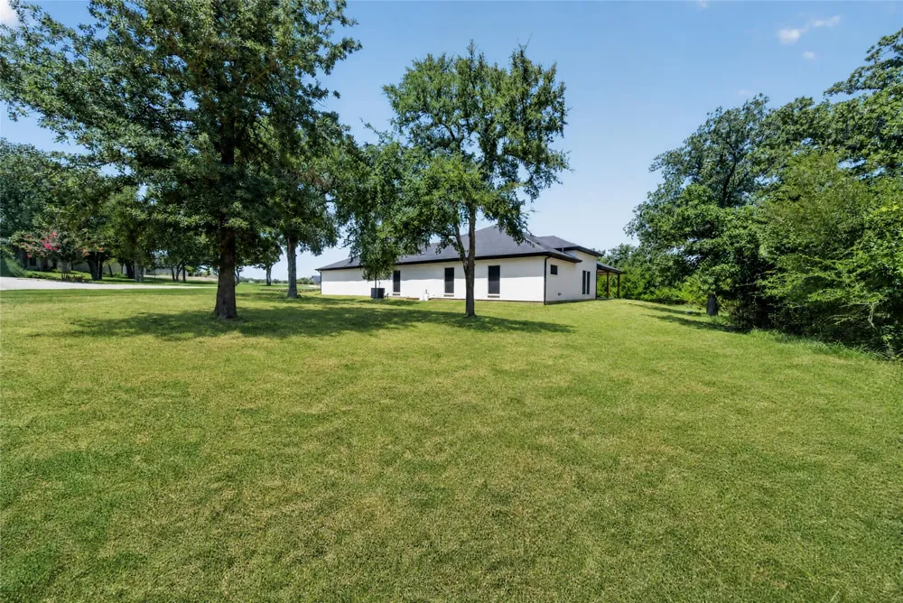 4013 Legend Trail Granbury, TX 76049