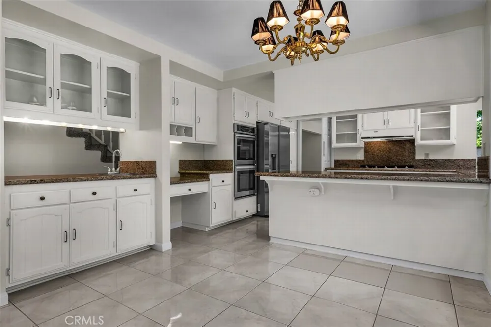 22253 Drums Court Calabasas, CA 91302
