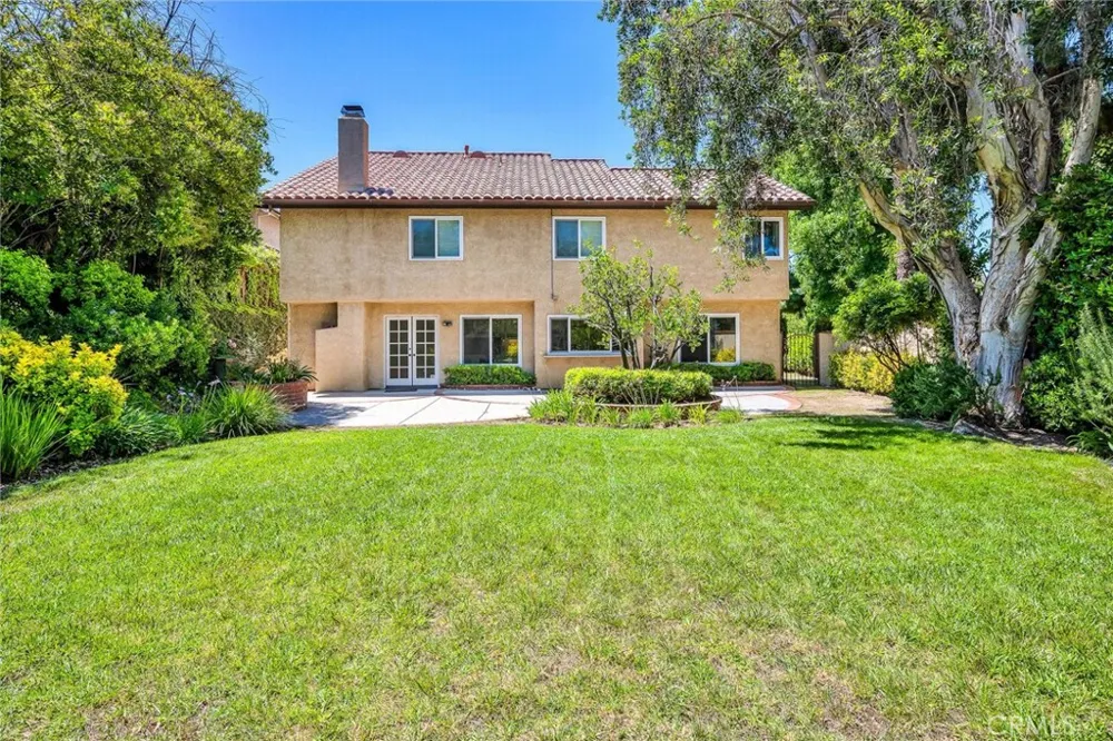 22253 Drums Court Calabasas, CA 91302