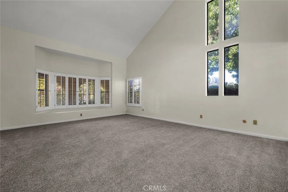 22253 Drums Court Calabasas, CA 91302