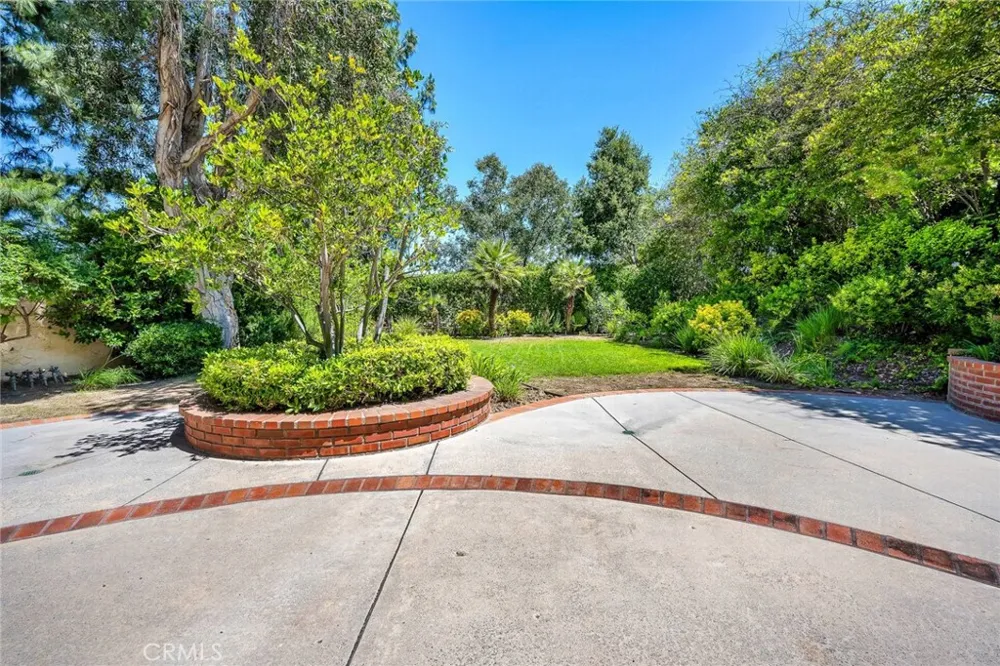 22253 Drums Court Calabasas, CA 91302