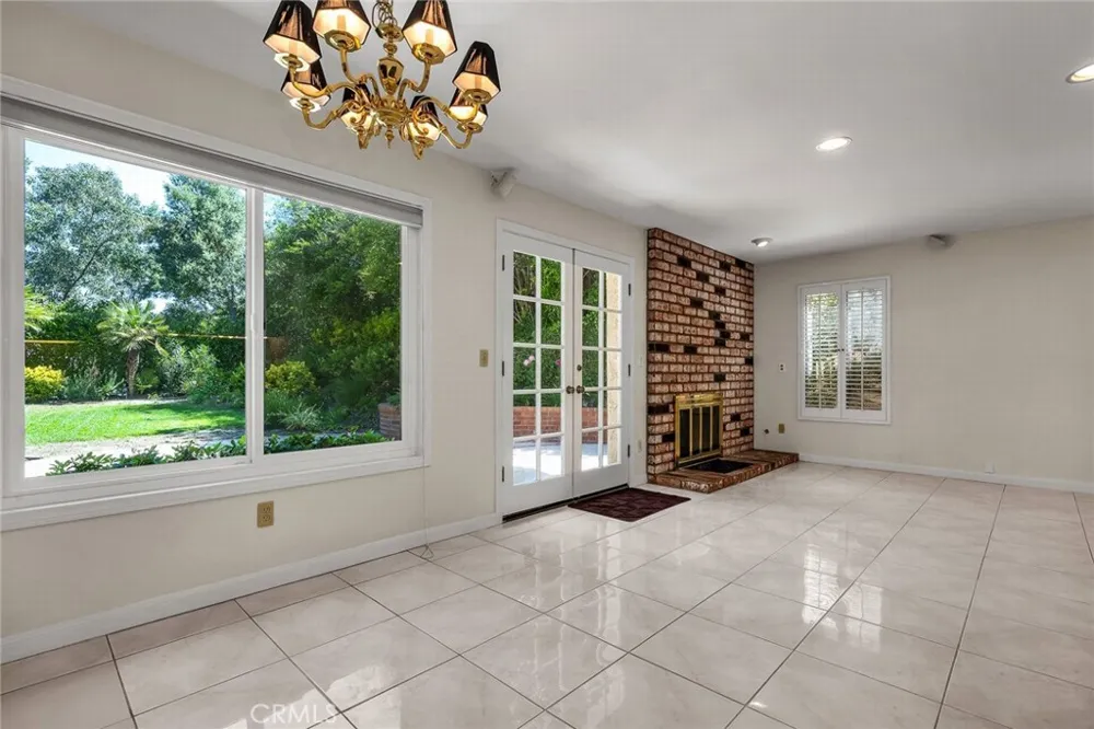 22253 Drums Court Calabasas, CA 91302