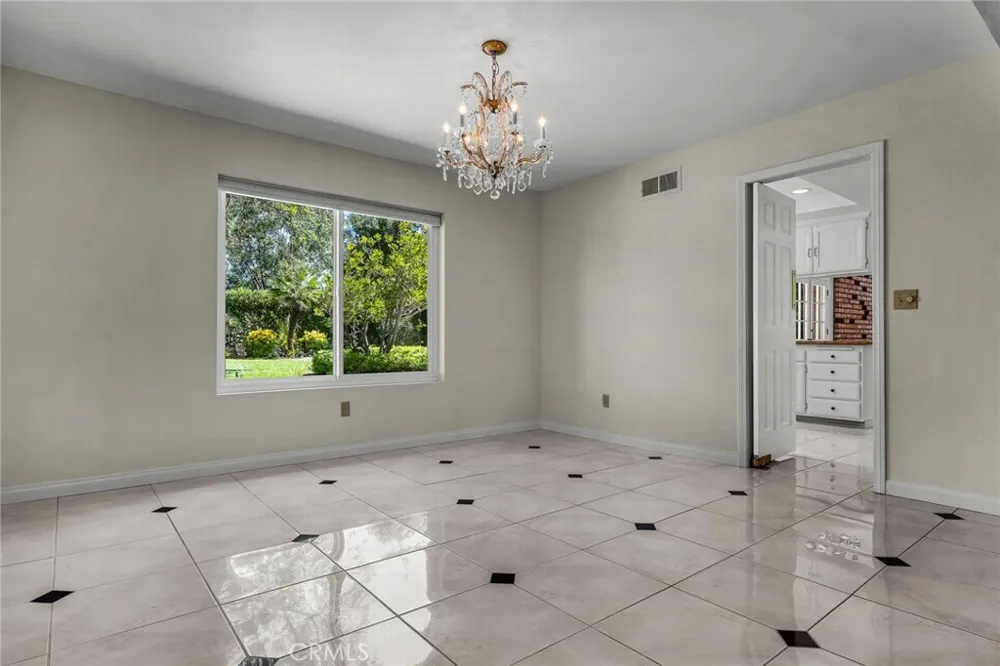 22253 Drums Court Calabasas, CA 91302