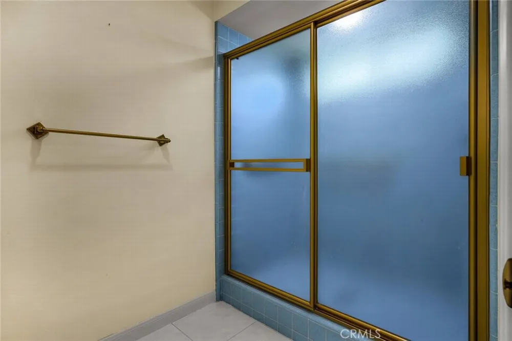 22253 Drums Court Calabasas, CA 91302