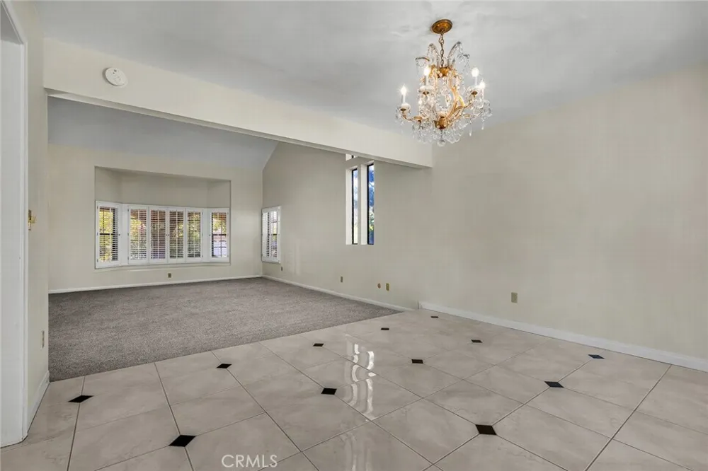 22253 Drums Court Calabasas, CA 91302