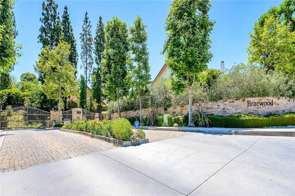 22253 Drums Court Calabasas, CA 91302