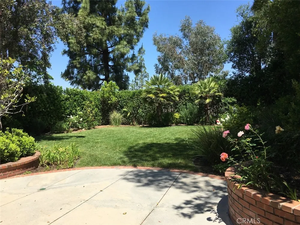 22253 Drums Court Calabasas, CA 91302