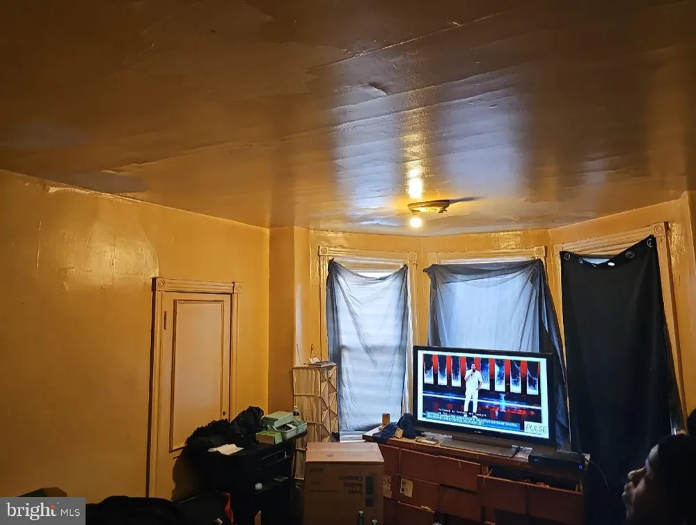 4842 15TH STREET Philadelphia, PA 19141