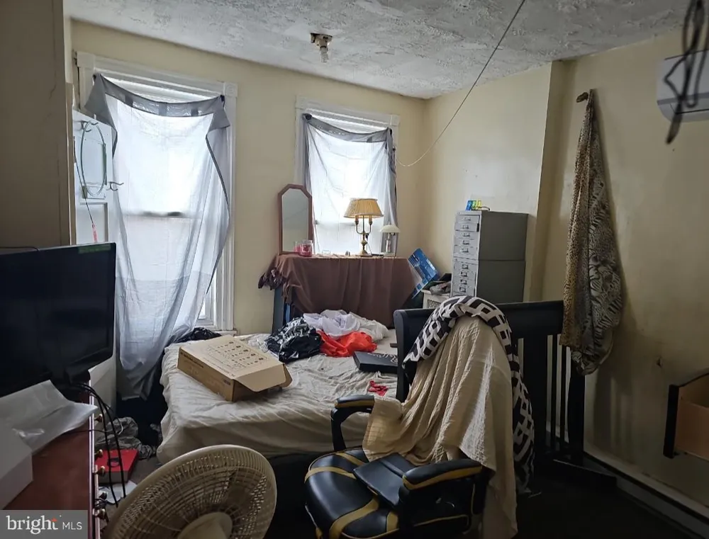 4842 15TH STREET Philadelphia, PA 19141