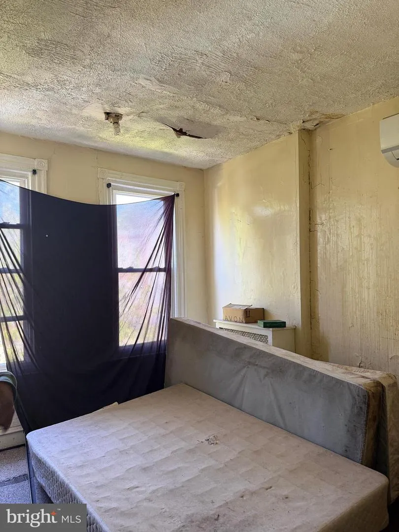 4842 15TH STREET Philadelphia, PA 19141