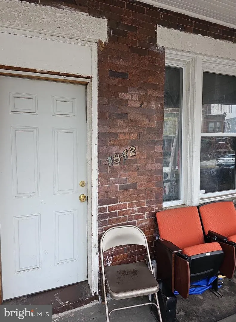 4842 15TH STREET Philadelphia, PA 19141
