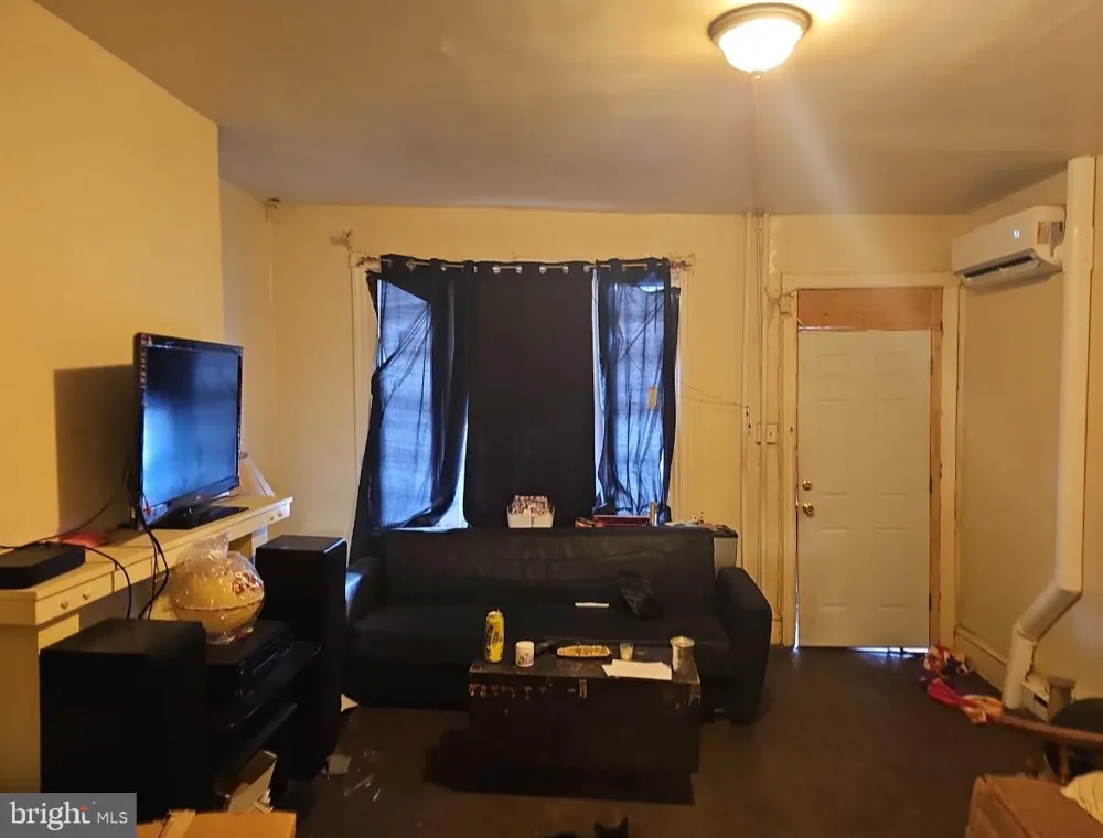 4842 15TH STREET Philadelphia, PA 19141