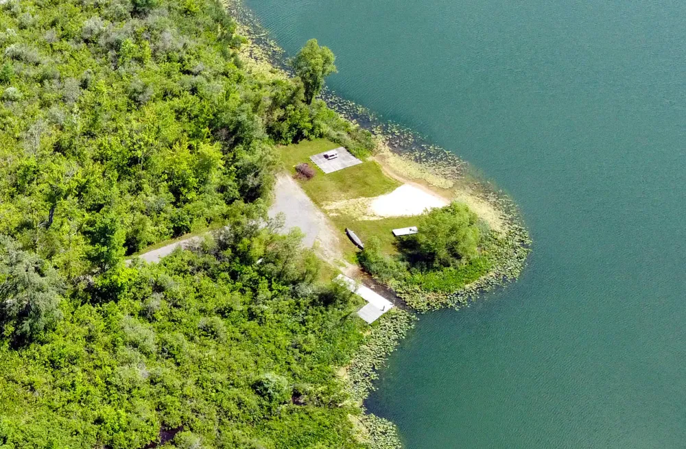 10 Long Lake Drive Cassopolis, MI 49031