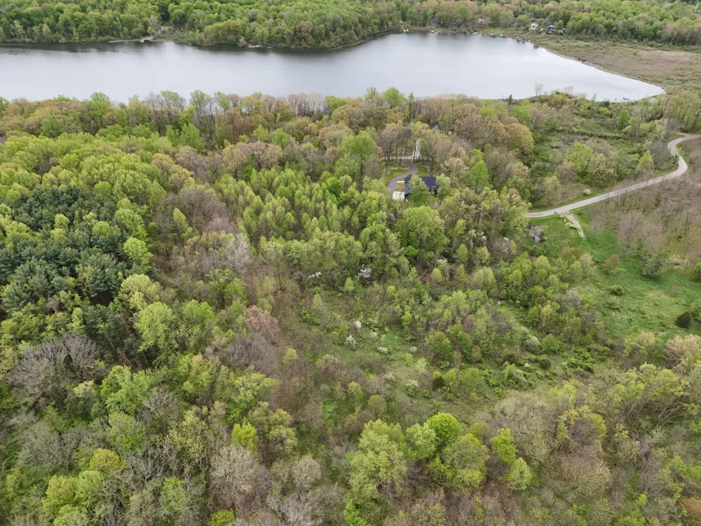 10 Long Lake Drive Cassopolis, MI 49031