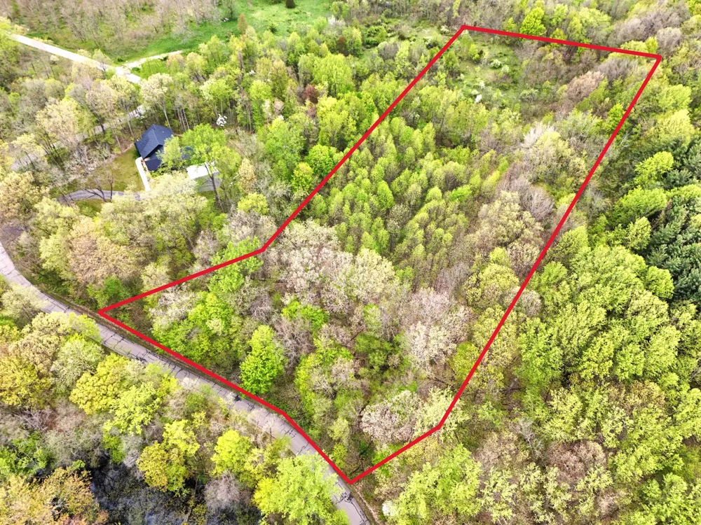 10 Long Lake Drive Cassopolis, MI 49031
