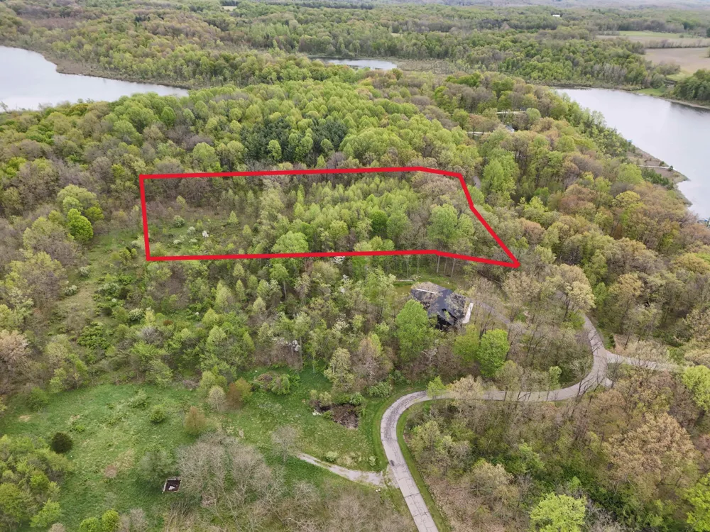 10 Long Lake Drive Cassopolis, MI 49031