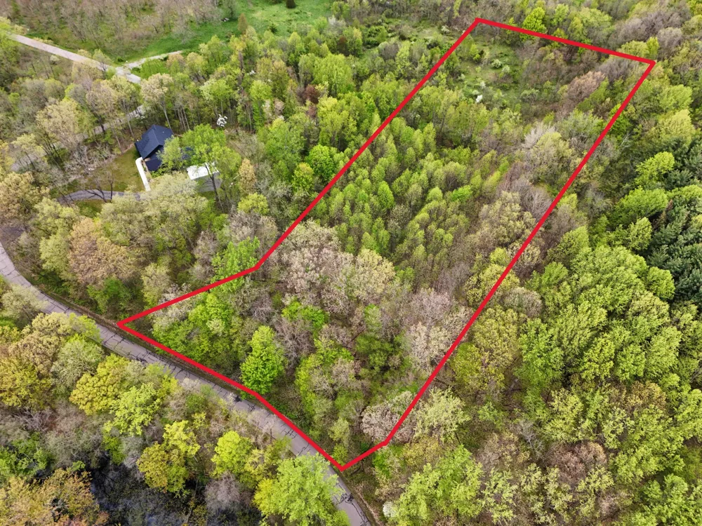 10 Long Lake Drive Cassopolis, MI 49031