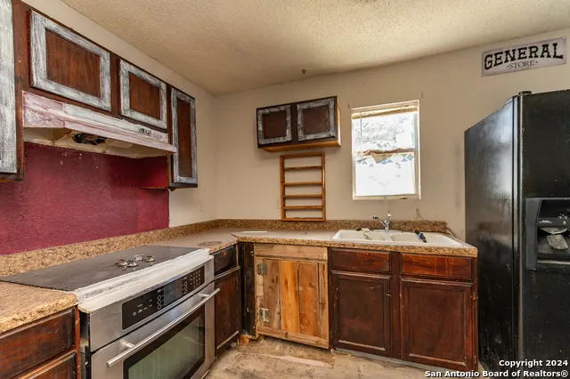 989 Oil Well Road Pipe Creek, TX 78063