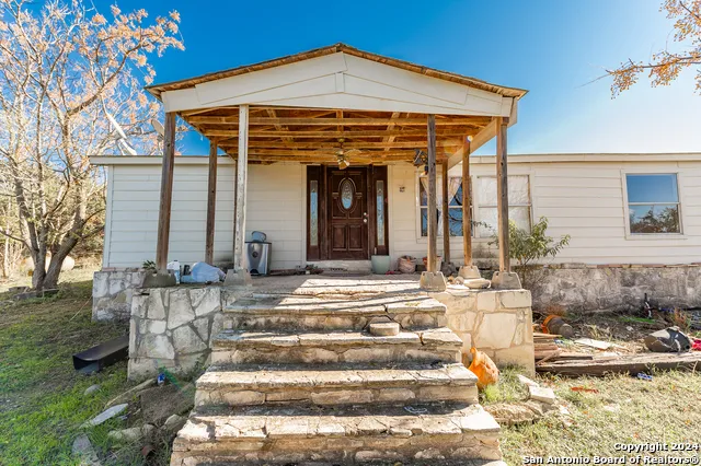 989 Oil Well Road Pipe Creek, TX 78063